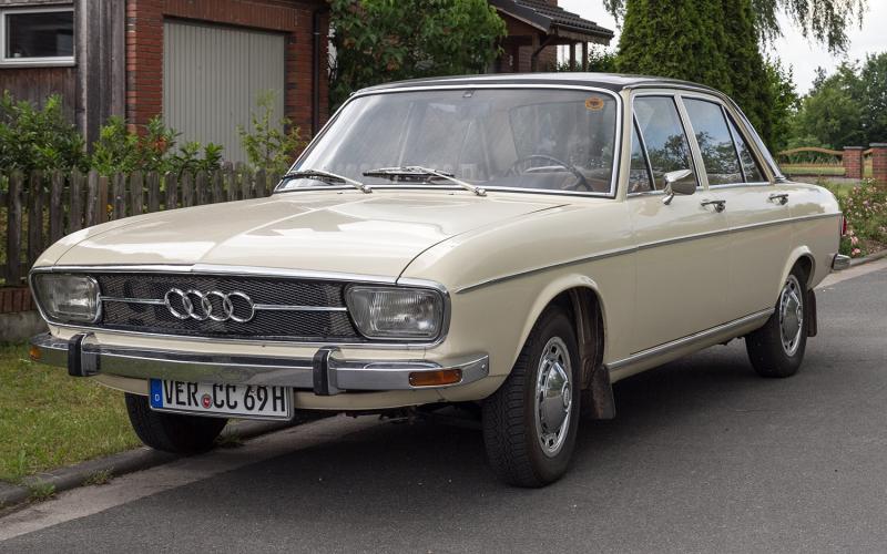 Audi 100-1