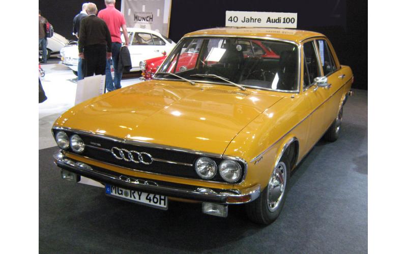 Audi 100 (C1)