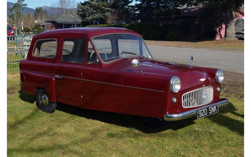 Bond Minicar фото 3