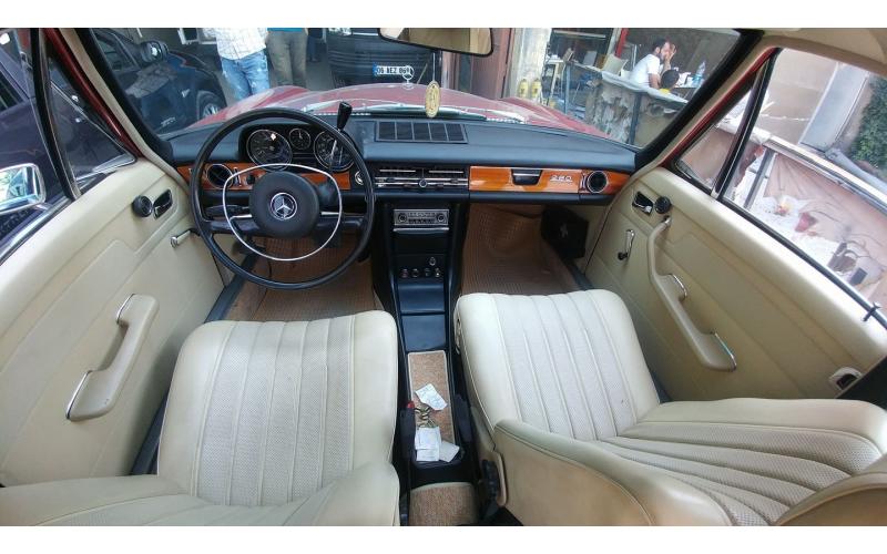 Mercedes-Benz W115 интерьер